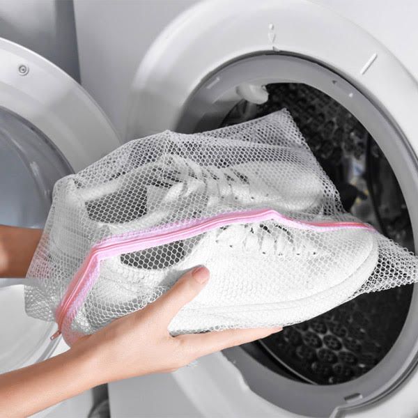 نحوه شستن کفش ورزشی در خانه 